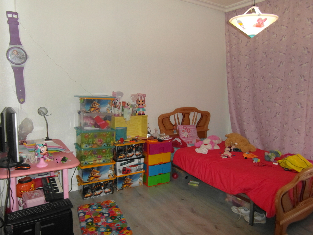 PISO CON REFORMAS BALCON GRANDE Y EN YECLA