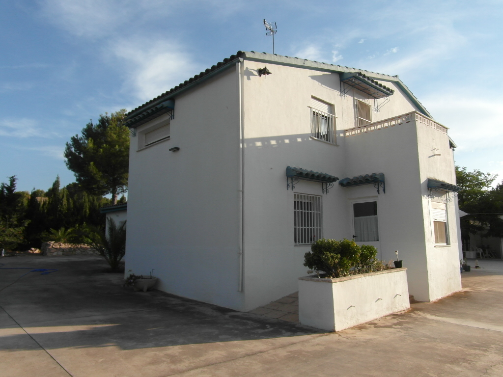 CHALET PARA VIVIR PARAJE FUENTE ALAMO Y EN YECLA