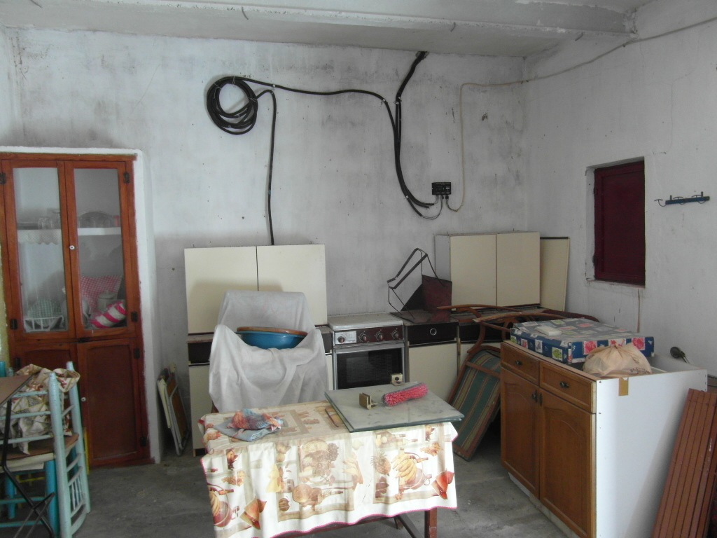 CHALET PARA ACABAR DE OBRA Y EN YECLA