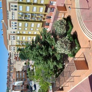 PLAZA DE GARAJE CERRADA EN SOTANO CERCA DE PISOS DE COLORES EN YECLA
