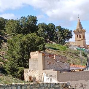 TERRENO RUSTICO CON AGUA DE POZO Y MUY CERCA DE YECLA