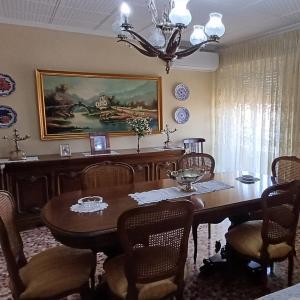 PISO CENTRICO AMUEBLADO PARA ENTRAR A VIVIR Y EN YECLA