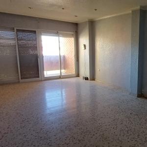 PISO JUNTO AL HOSPITAL Y A LA FERIA DEL MUEBLE DE YECLA.