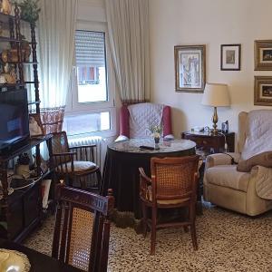 PISO GRANDE CON ASCENSOR SUPER CENTRICO Y EN YECLA