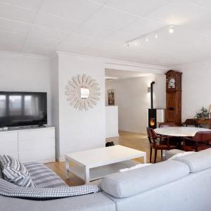 PISO CON ASCENSOR REFORMADO Y MUY CENTRICO EN YECLA