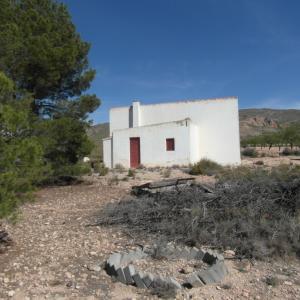 CHALET PARA ACABAR DE OBRA Y EN YECLA