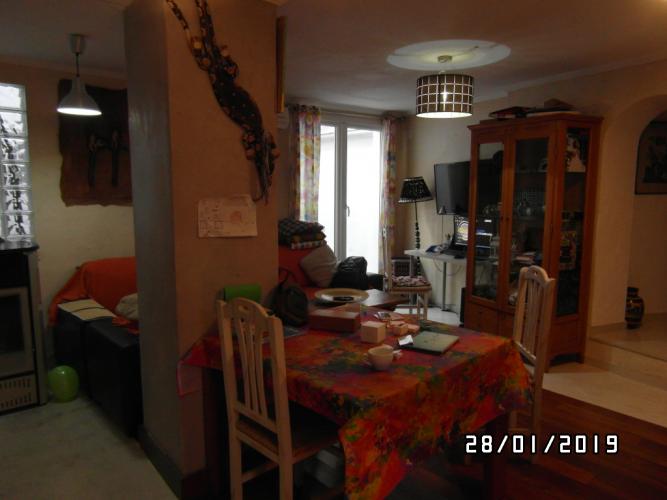 CASA INDEPENDIENTE EN EL CERRO DEL CASTILLO Y EN YECLA