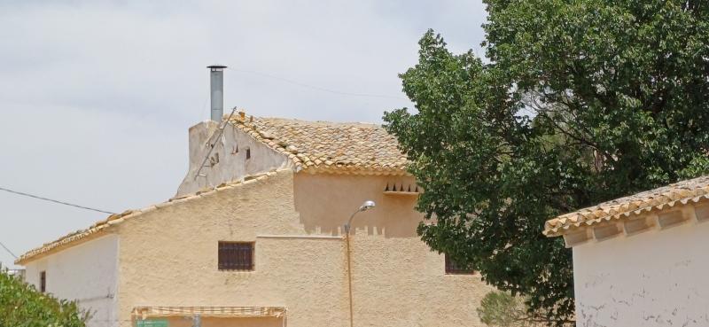 CASA DE CAMPO GRANDE,COCHERA CERRADA Y EN YECLA