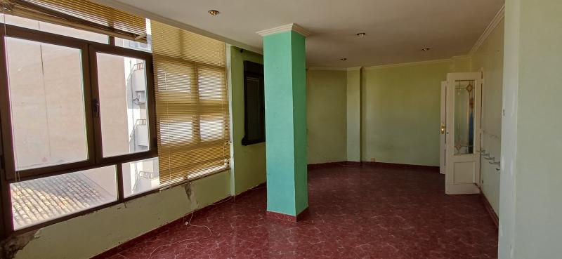 PISO EN CALLE COLON MUY CENTRICO Y EN YECLA