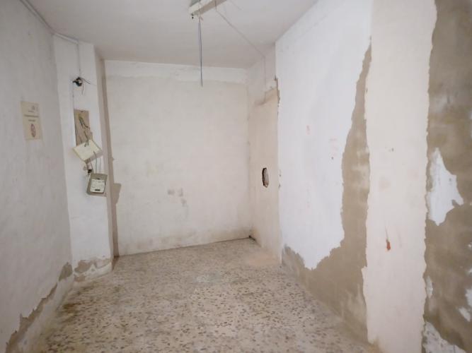 CASA INDEPENDIENTE CON COCHERA Y PATIO POR LA IGLESIA VIEJA EN YECLA