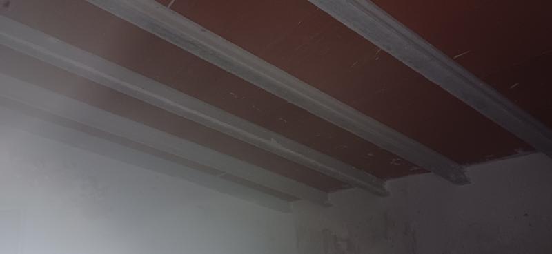 CASA DE CAMPO ADOSADA CON 2 COCHERAS CERRADAS INDEPENDIENTES Y EN YECLA