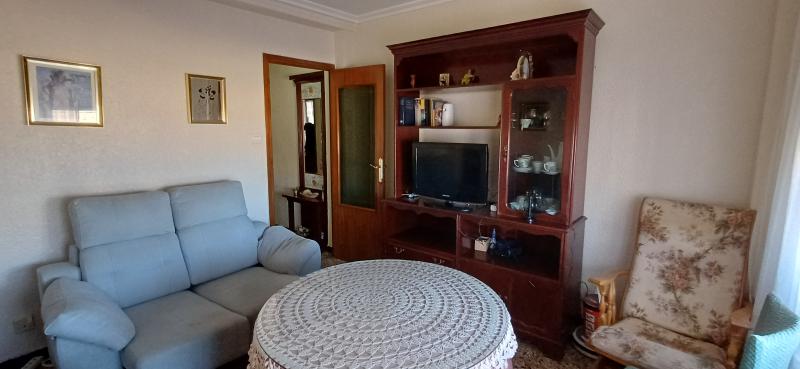 PISO GRANDE CERCA DE PLAZA DE SAN CAYETANO EN YECLA