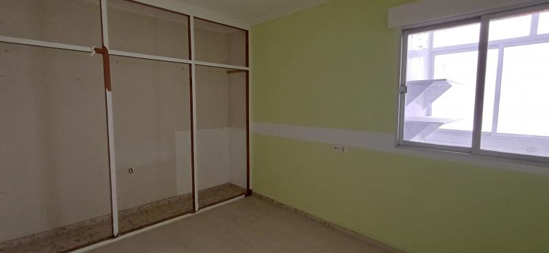 PISO JUNTO AL HOSPITAL Y A LA FERIA DEL MUEBLE DE YECLA.