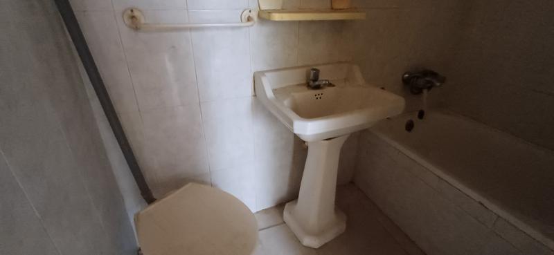 CASA EN PLANTA BAJA EN ESQUINA Y MUY CERCA DEL UVEN Y EN YECLA