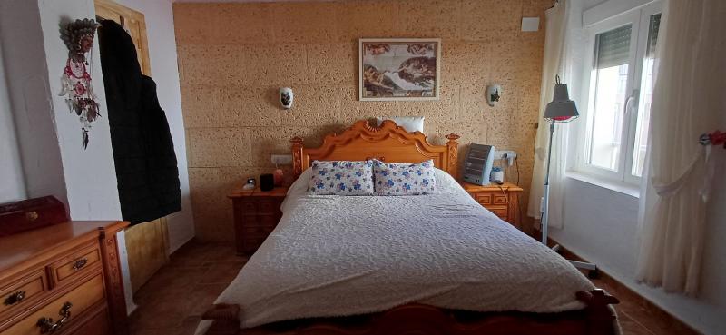 CASA INDEPENDIENTE CERCA DEL AYUNTAMIENTO DE YECLA