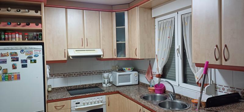 CHALET PARA VIVIR TODO EL AÑO Y MUY CERCA DE YECLA