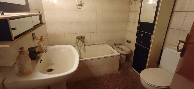 CASA EN 2 PLANTAS INDEPENDIENTE PARA HACER ARREGLOS Y EN YECLA