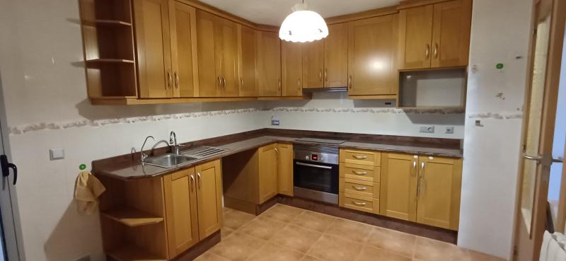 PISO MUY NUEVO EN ZONA PLAZA DE TOROS Y EN YECLA