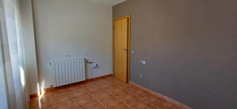 PISO MUY NUEVO EN ZONA PLAZA DE TOROS Y EN YECLA