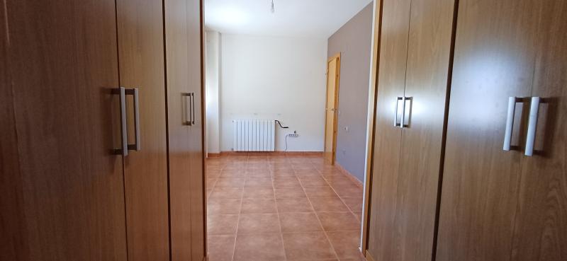 PISO MUY NUEVO EN ZONA PLAZA DE TOROS Y EN YECLA