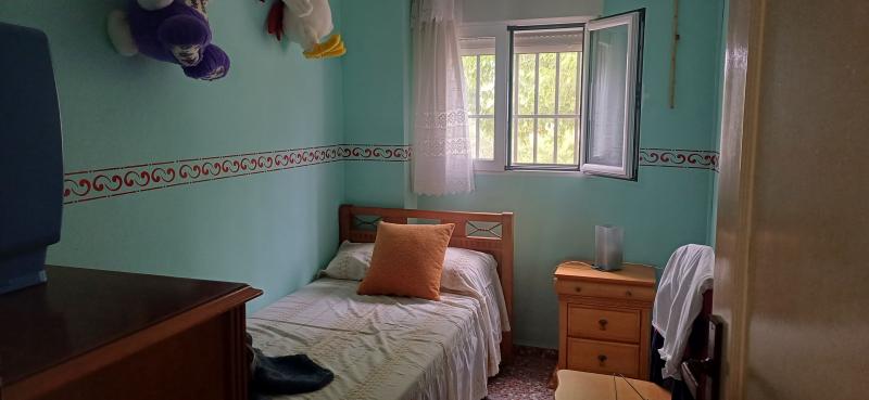 CHALET AMUEBLADO CERCA PARA VIVIR Y DE YECLA 