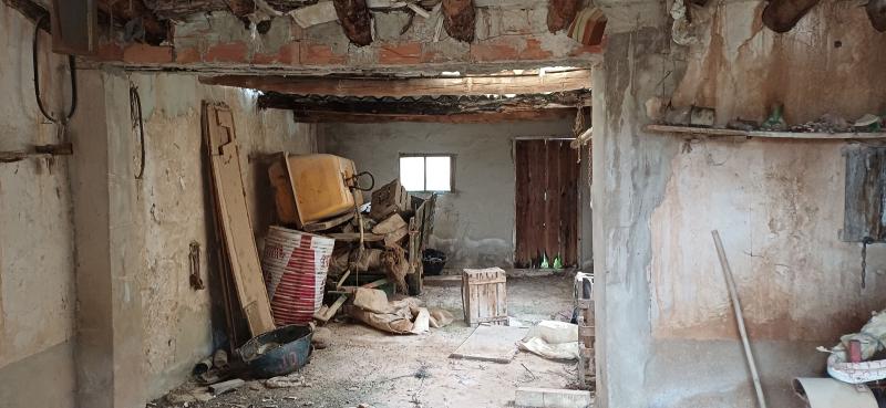 CASA DE CAMPO ADOSADO PARA HACER ARREGLOS Y EN YECLA