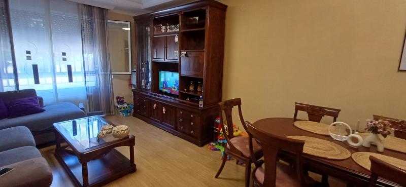 CASA DUPLEX EN UNA PLAZA CON 2 GARAJES Y EN YECLA