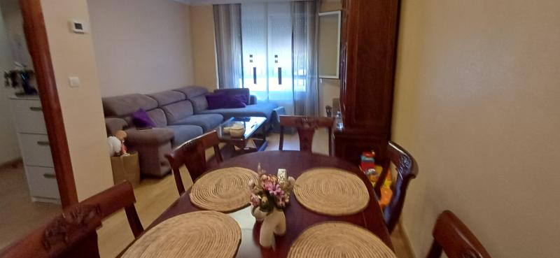 CASA DUPLEX EN UNA PLAZA CON 2 GARAJES Y EN YECLA
