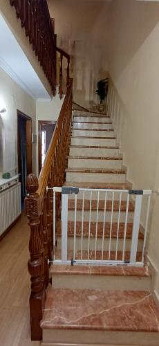 CASA DUPLEX EN UNA PLAZA CON 2 GARAJES Y EN YECLA