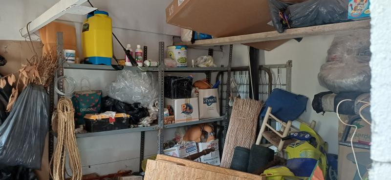 CHALET MUY CERCA DE YECLA, CON PISCINA Y AMUEBLADO