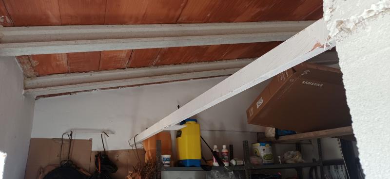 CHALET MUY CERCA DE YECLA, CON PISCINA Y AMUEBLADO