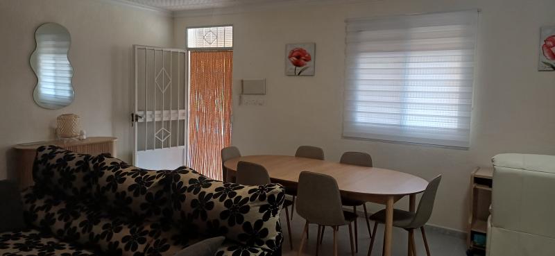 CHALET MUY CERCA DE YECLA, CON PISCINA Y AMUEBLADO