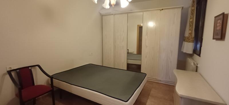 VIVIENDA EN ESQUINA CON TERRAZA GRANDE Y CENTRICA EN YECLA