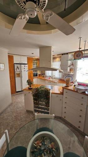 PISO CON ASCENSOR CON MUCHA LUZ CERCA DEL MERCADONA Y EN YECLA