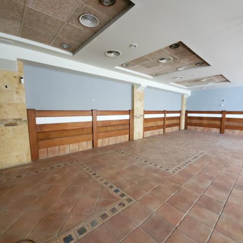 NAVE CON RESTAURANTE Y SALAS PARA EVENTOS Y EN YECLA