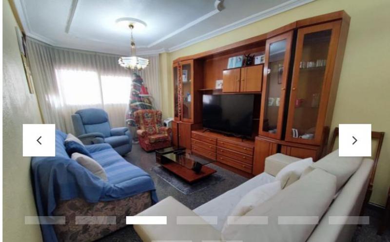 PISO GRANDE CON 4 BALCONES Y EN YECLA