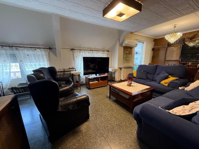 PISO ATICO CON ASCENSOR CERCA DE PLAZA DE SAN CAYETANO Y EN YECLA