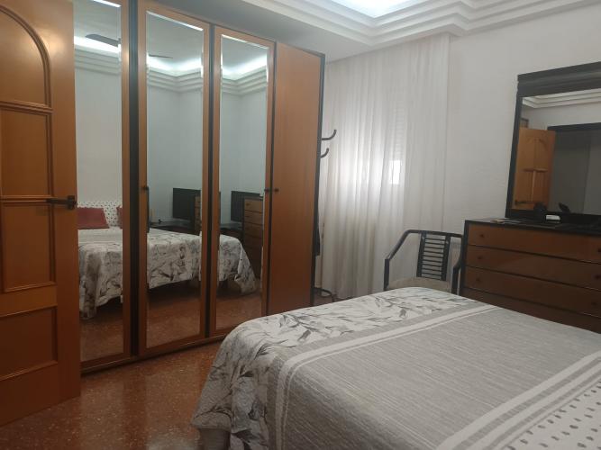 PISO CON REFORMAS CENTRICO Y EN YECLA