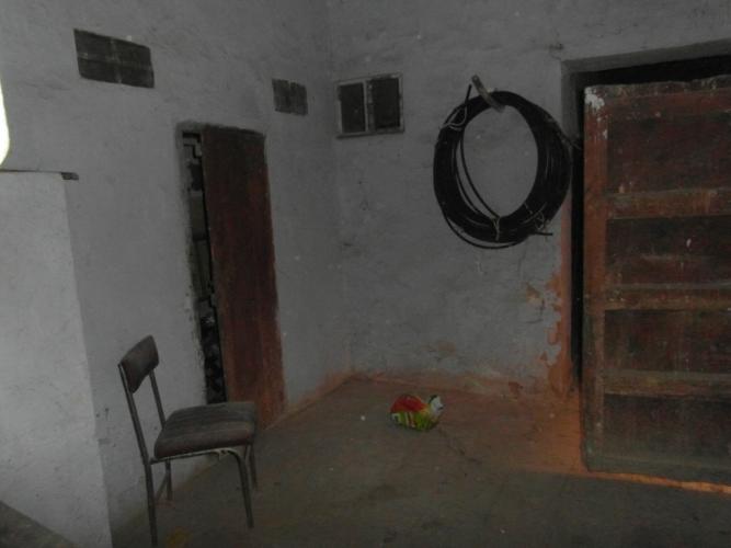 CASA DE CAMPO ADOSADA EN CARRETERA DE PINOSO Y EN YECLA