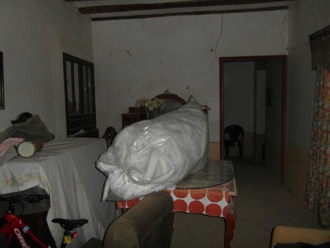 CASA DE CAMPO ADOSADA EN CARRETERA DE PINOSO Y EN YECLA
