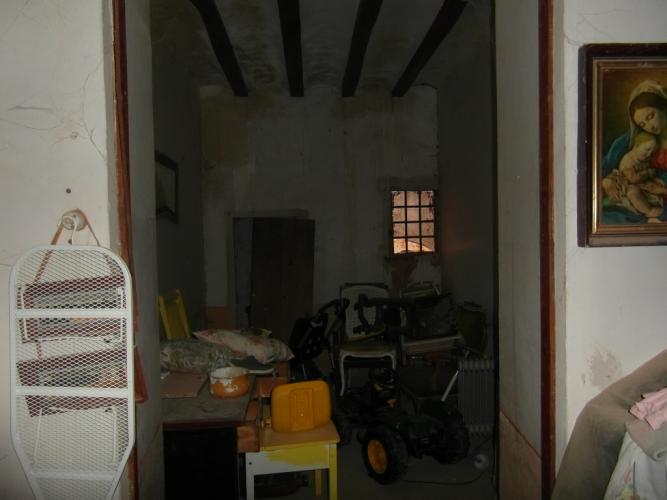 CASA DE CAMPO ADOSADA EN CARRETERA DE PINOSO Y EN YECLA